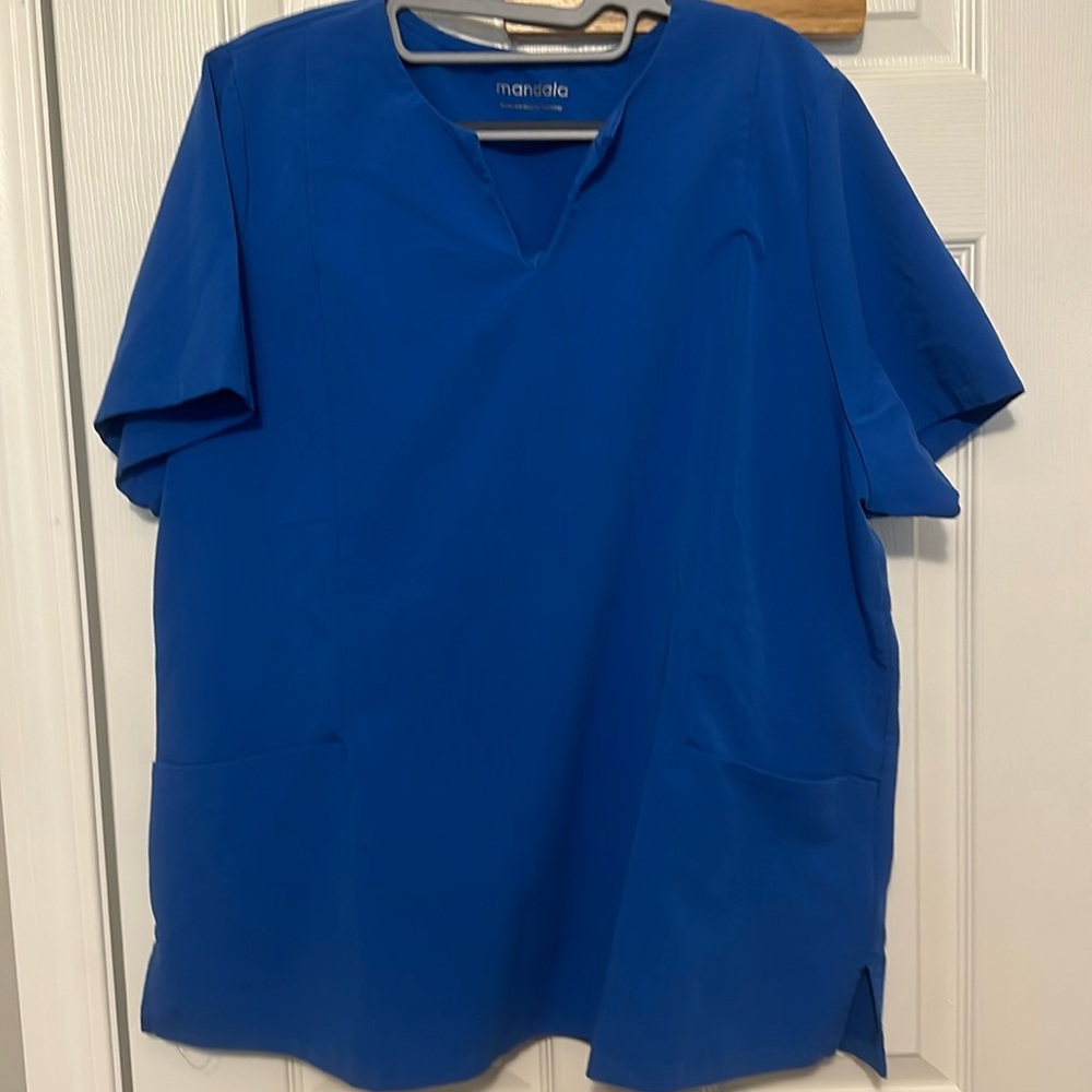 Xl mandala royal blue scrub top